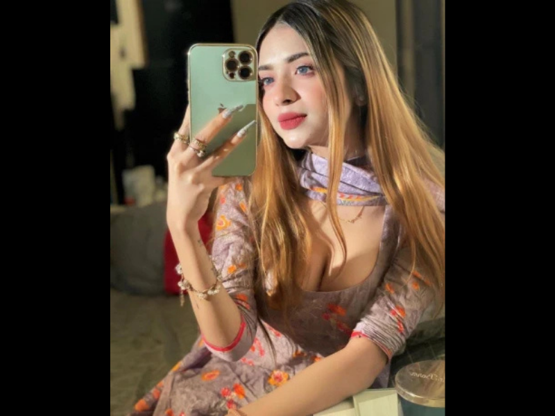 Escorts in Karachi photo gallery